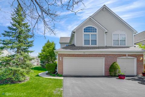 211 Hidden Pond Cir, Aurora, IL 60504 photo 1