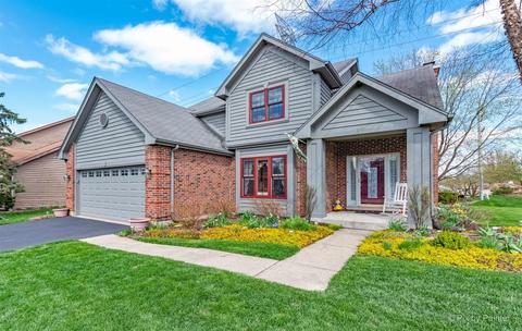 755 Crest Dr, Cary, IL 60013 photo 2