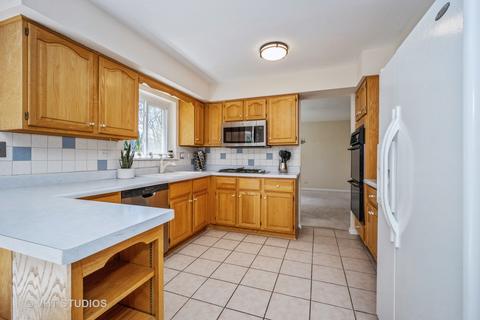 3719 Winnetka Rd, Glenview, IL 60026 photo 12