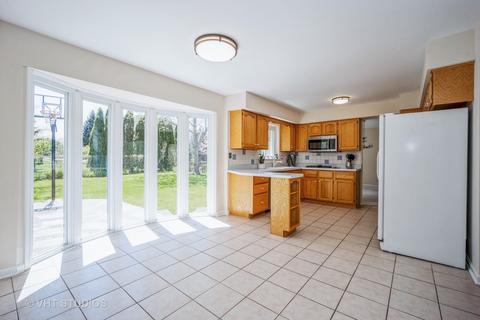 3719 Winnetka Rd, Glenview, IL 60026 photo 10