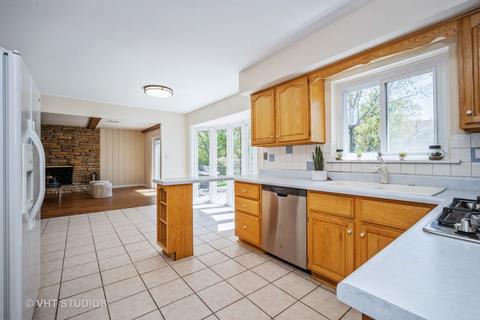 3719 Winnetka Rd, Glenview, IL 60026 photo 13