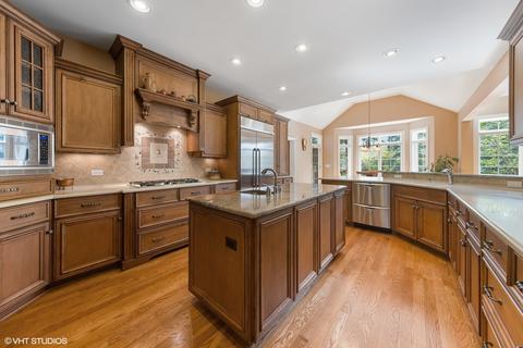 1003 James Ct, Wheaton, IL 60189 photo 4
