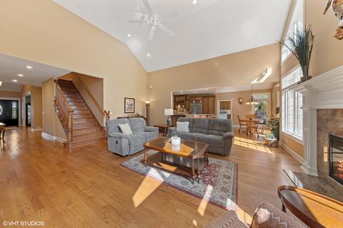 1003 James Ct, Wheaton, IL 60189 photo 8