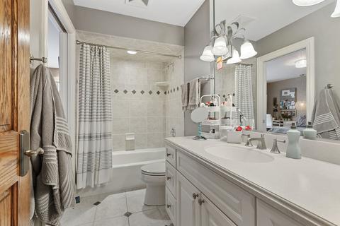 2102 Stonebridge Ct, Wheaton, IL 60189 photo 60