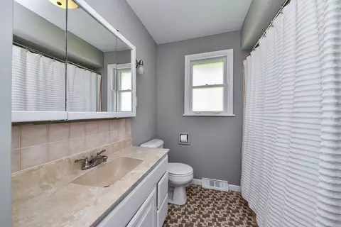 911 Eddy Ct, Wheaton, IL 60187 photo 14