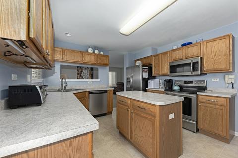 904 Christopher St, Plano, IL 60545 photo 14