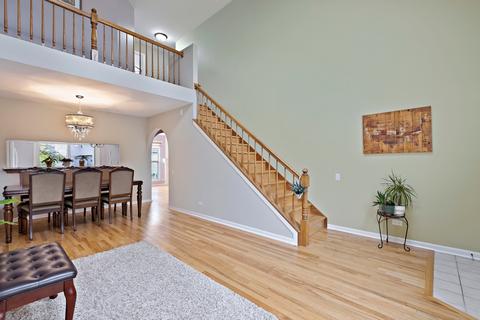 4589 Jade Ln, Hoffman Estates, IL 60192 photo 3