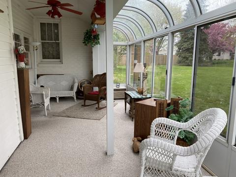 306 E Wayne St, Le Roy, IL 61752 photo 7