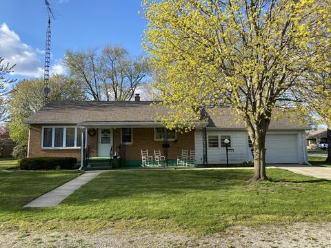 306 E Wayne St, Le Roy, IL 61752 photo 1