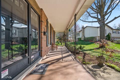 1902 Doncaster Ct, Wheaton, IL 60189 photo 2