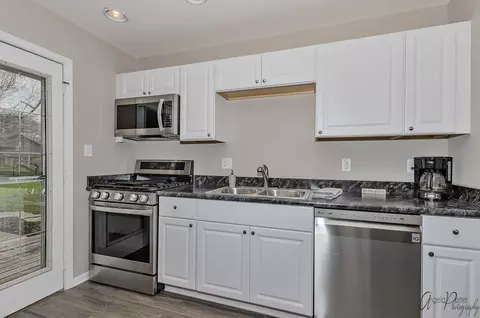 1502 May Ave, Johnsburg, IL 60051 photo 7