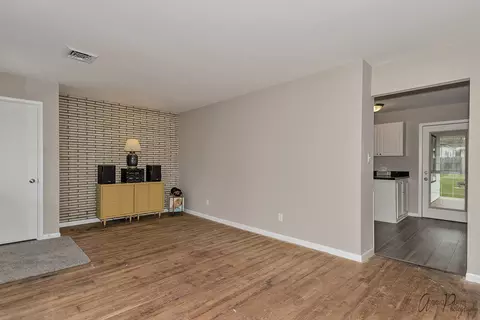 1502 May Ave, Johnsburg, IL 60051 photo 3