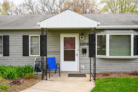 1209 S Chase St, Wheaton, IL 60189 photo 3