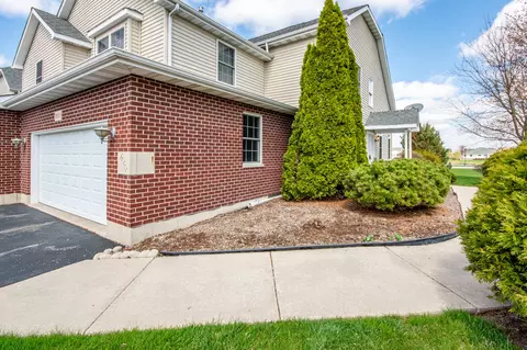 2510 Alpha Ct E, Dekalb, IL 60115 photo 8