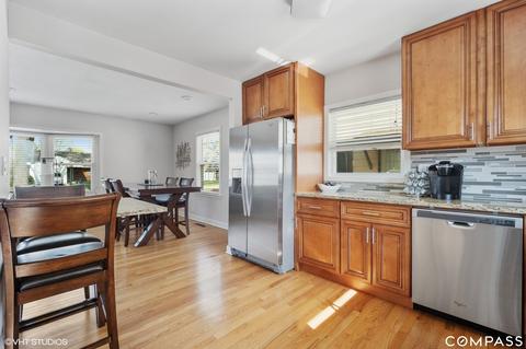 1035 Alfini Dr, Des Plaines, IL 60016 photo 8