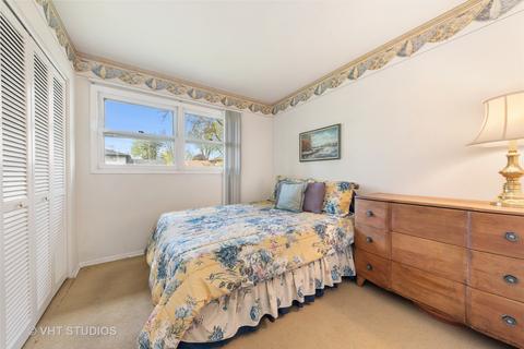 309 Bennett Ln, Des Plaines, IL 60016 photo 12