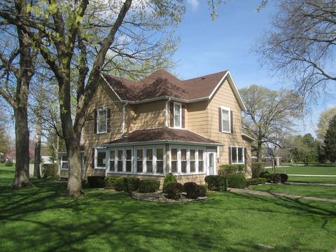 310 N 4th St, Sheldon, IL 60966 photo 1