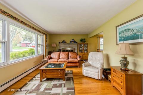 5000 Glendale Dr, Gurnee, IL 60031 photo 2