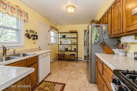 5000 Glendale Dr, Gurnee, IL 60031 photo 4