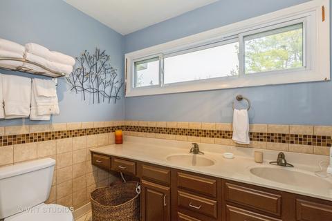 5000 Glendale Dr, Gurnee, IL 60031 photo 6