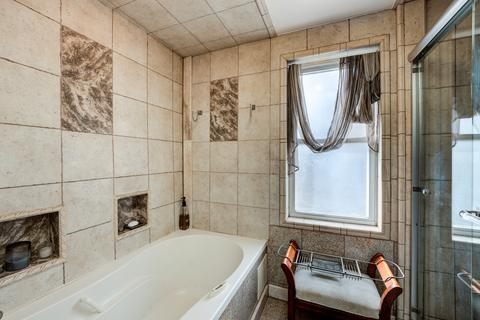 8121 S Champlain Ave, Chicago, IL 60619 photo 20