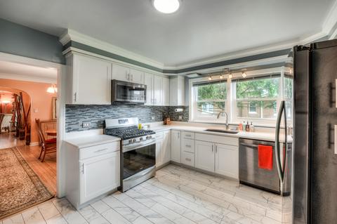 8121 S Champlain Ave, Chicago, IL 60619 photo 10
