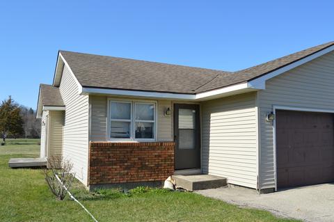 155 Valley View Dr, Seneca, IL 61360 photo 2