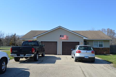 155 Valley View Dr, Seneca, IL 61360 photo 1