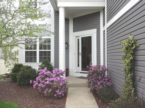 1383 Newcastle Ln, Bartlett, IL 60103 photo 2