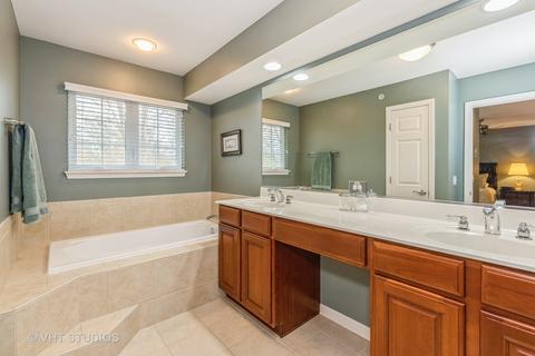 6375 Cunningham Ct, Gurnee, IL 60031 photo 10