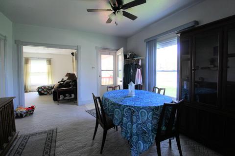 261 E Myrtle St, Herscher, IL 60941 photo 6