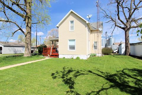 261 E Myrtle St, Herscher, IL 60941 photo 2