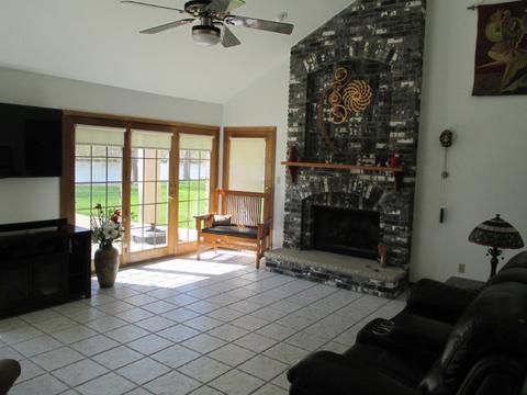 331 Rockside Dr, Dixon, IL 61021 photo 4