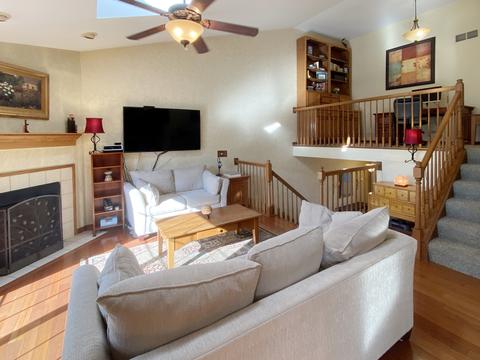 951 Ascot Dr, Elgin, IL 60123 photo 5