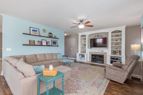 219 Dawn Ct, Elgin, IL 60124 photo 5