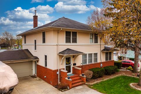 1616 N Riverside Dr, Mchenry, IL 60050 photo 2