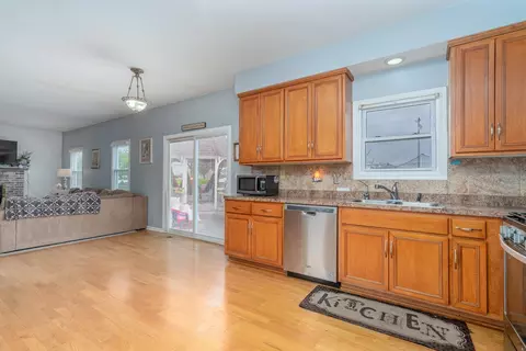 4419 W Riverside Dr, Plainfield, IL 60586 photo 9