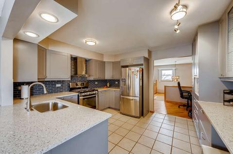 2210 Savannah Rd, Elgin, IL 60123 photo 8