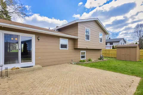 307 Augusta Dr, Mchenry, IL 60050 photo 24