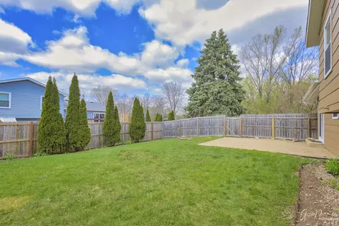 307 Augusta Dr, Mchenry, IL 60050 photo 25