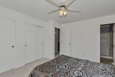 307 Augusta Dr, Mchenry, IL 60050 photo 14
