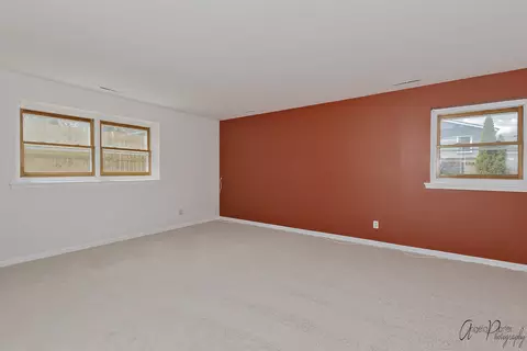 307 Augusta Dr, Mchenry, IL 60050 photo 17