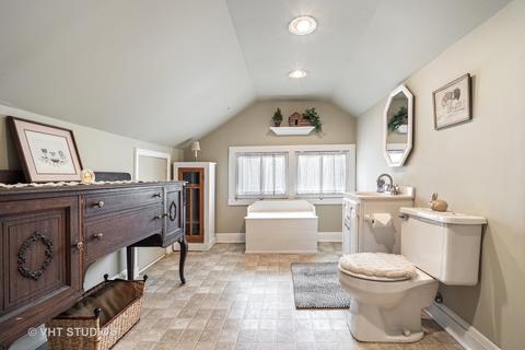 1586 E Algonquin Rd, Des Plaines, IL 60016 photo 19