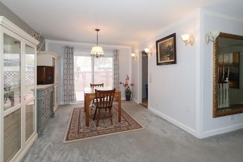 242 N Crest Ave, Bartlett, IL 60103 photo 8