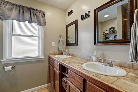 200 E North St, Danvers, IL 61732 photo 11