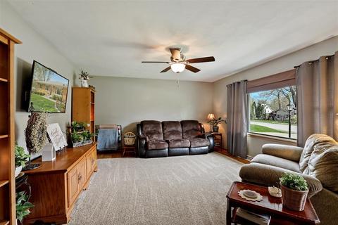 200 E North St, Danvers, IL 61732 photo 4