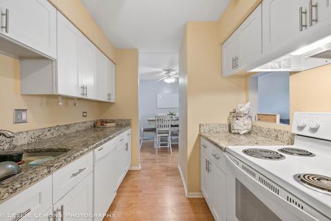 1464 Stonebridge Cir #9E, Wheaton, IL 60189 photo 5