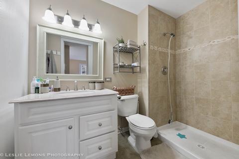 1464 Stonebridge Cir #9E, Wheaton, IL 60189 photo 4