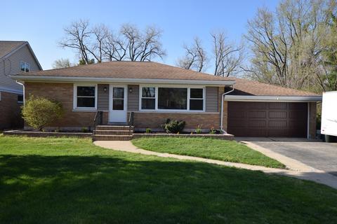 100 Beach Dr, Algonquin, IL 60102 photo 1