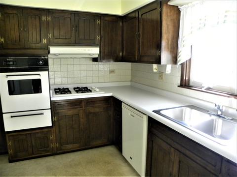 145 Howard Ave, East Dundee, IL 60118 photo 7
